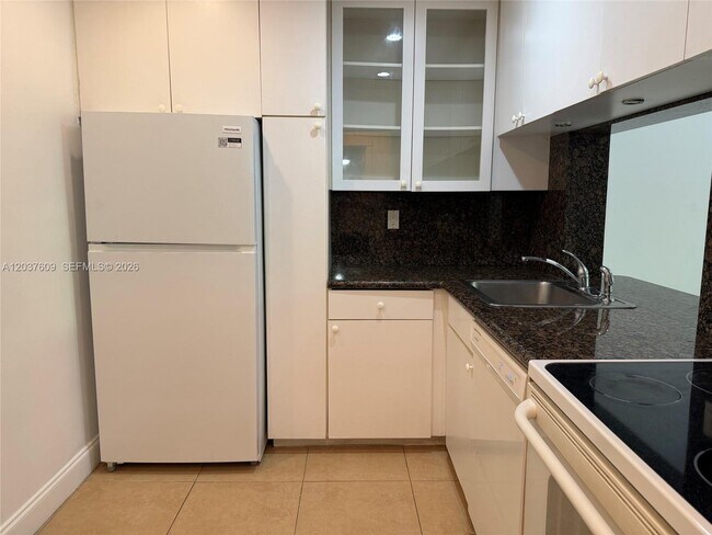 9621 SW 77th Ave Unit 101B
