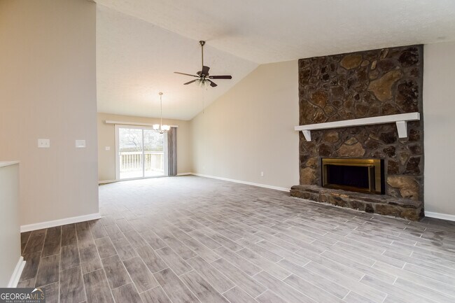 Photo - 168 Hyde Park Ct