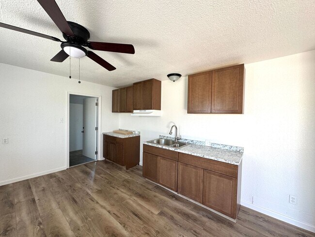 Photo - Interior Newly Remodeled - 1 bedroom 1 bath For Rent in Dos Palos