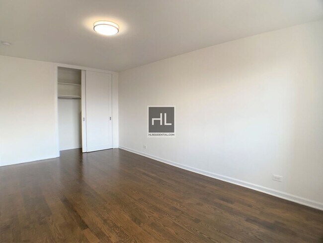 Photo - E 16 ST Unit 7DE