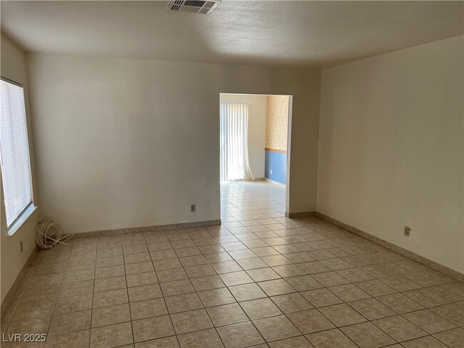 Photo - 1628 Starridge Way