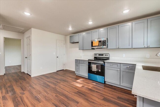 Photo - 112 Gazley St