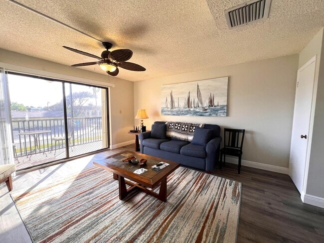 Photo - 7101 Ridgewood Ave Unit 209