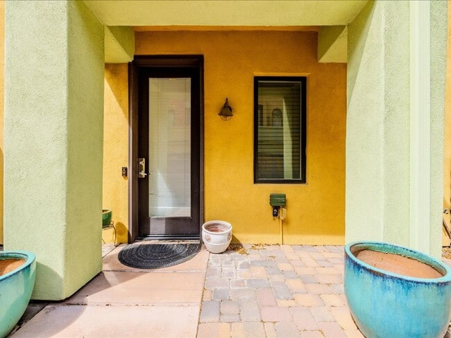 Photo - 3 Bedroom, 2.5 Bath CATALINA MOUNTAIN VIEWS! ROOF TOP CABANA!!