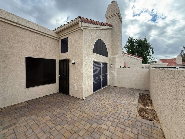 Photo - 1111 W Summit Pl