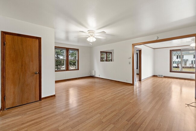 Photo - 25 E Chestnut Ave