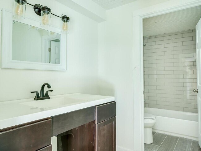 Photo - 110 S Main St Apartamento Unidad 204