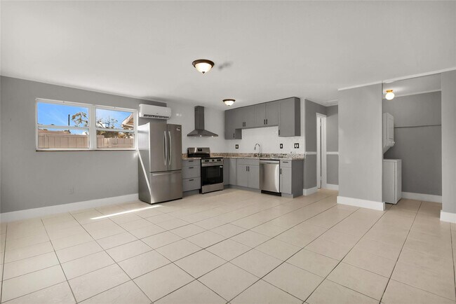 Photo - 249 SW 12th St Unit Rear