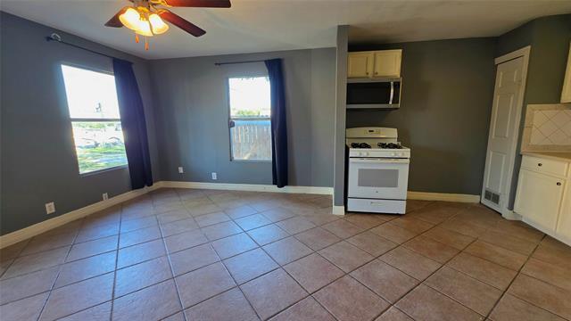 Photo - 1417 College St