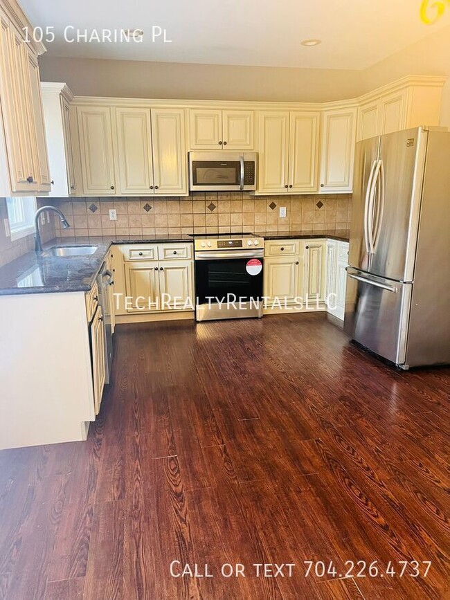 Photo - 105 Charing Pl