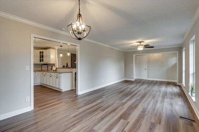 Photo - 8106 Holly Hills Dr House