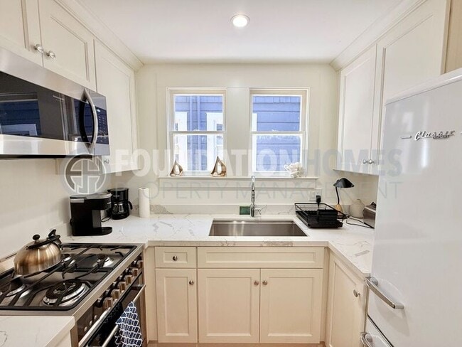 Photo - 14 Princess Ln Unit Apt 2