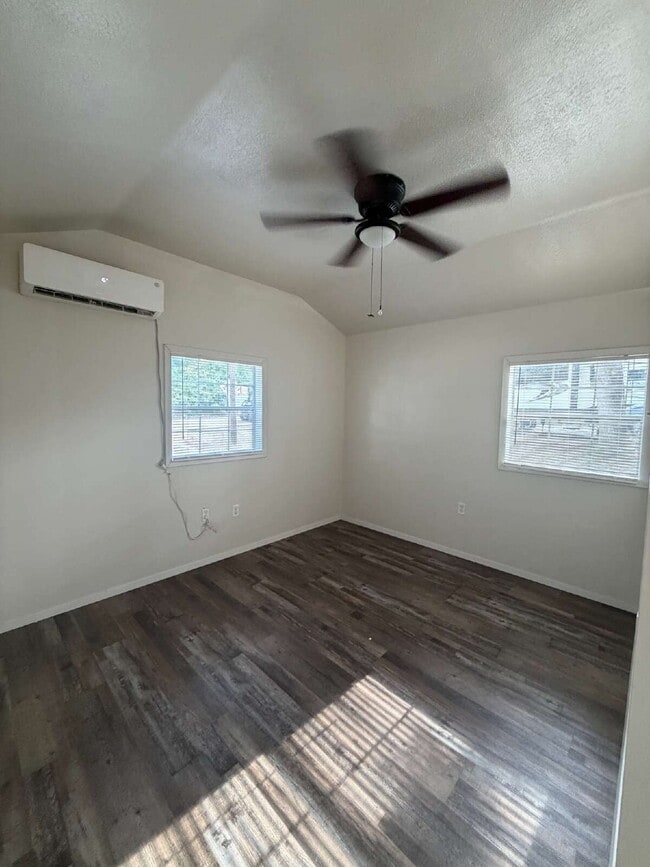 Photo - Charming 1-Bedroom Home with Modern Amenities in Longview, TX!