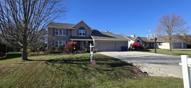 Building Photo - N6188 Shadybrook Ln