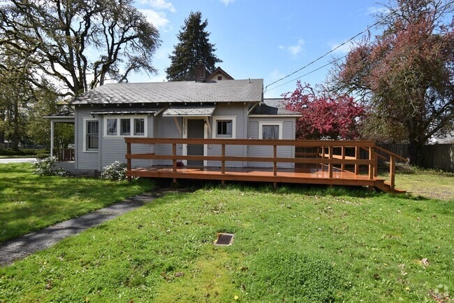 Building Photo - Cozy 2-Bedroom Home Near West Albany High ...