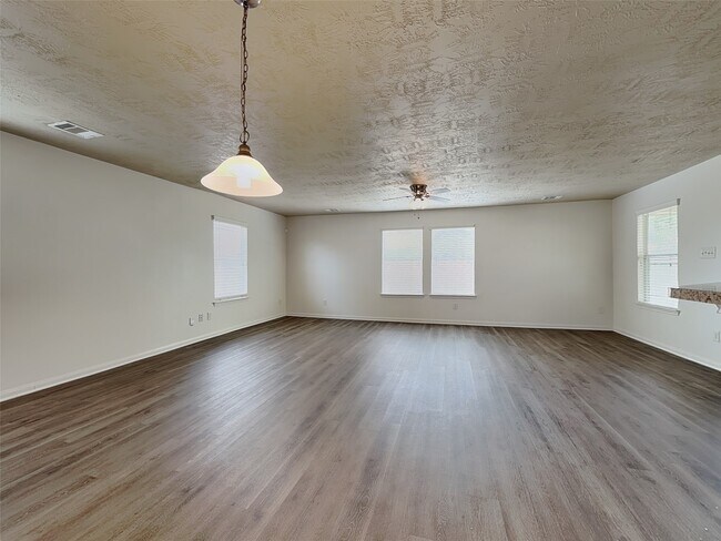 Photo - 3406 Maris Way