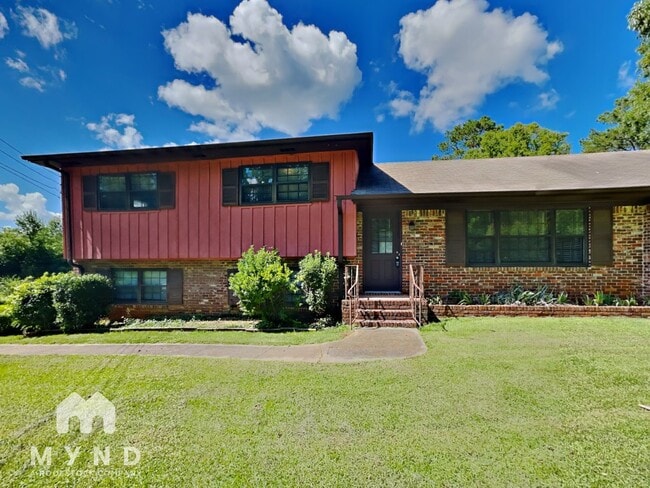 Building Photo - 916 Pine Hill Rd Rental