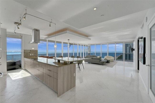 Photo - 1830 S Ocean Dr Unidad 1502