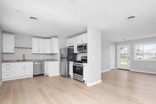 Photo - 2021 St Christopher Dr