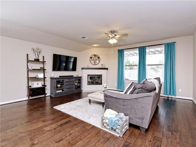 Photo - 409 Landing Ln