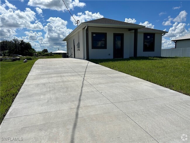 Building Photo - 8014 Mangrove Cir Rental