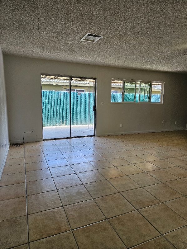 Photo - 1077 N White St