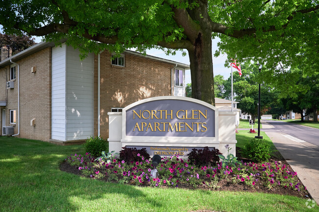 Monumento de la propiedad - North Glen Apartments