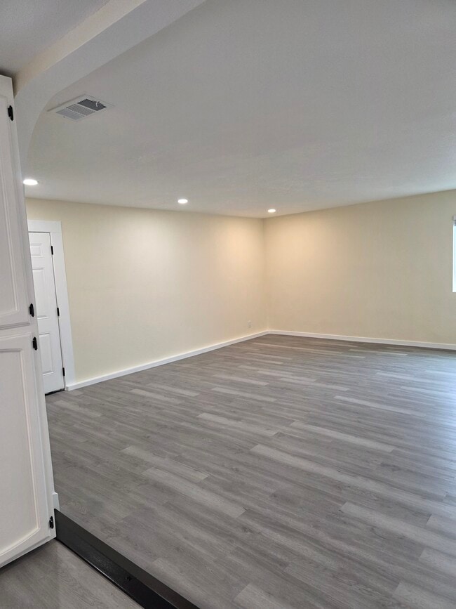 Photo - 1003 Walnutwood Ct