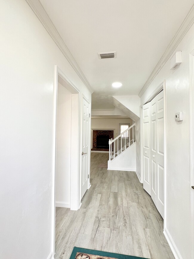 Photo - 5424 Scholarship Dr