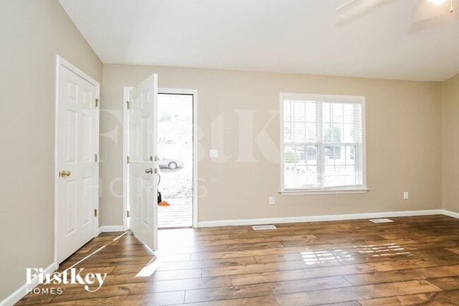 Photo - 263 Carriage Ln