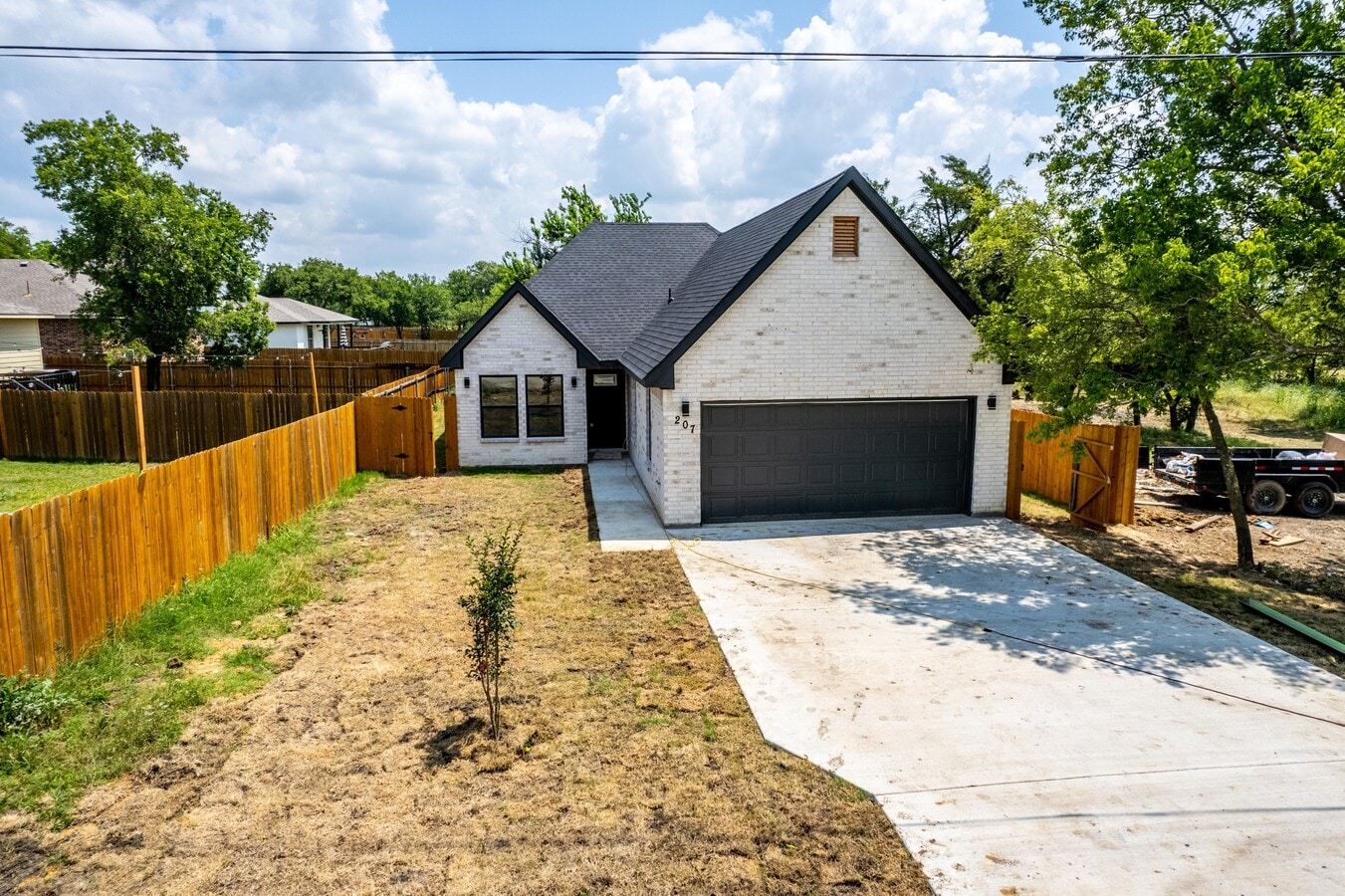 Photo - 207 S James St
