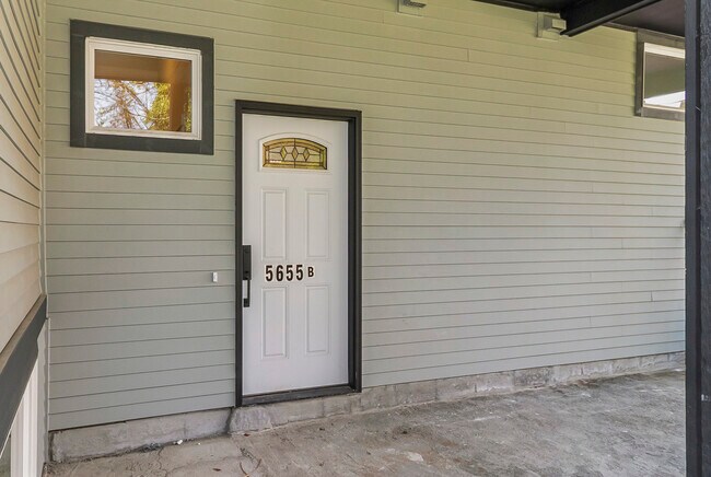 Photo - 5655 31st Ave SW Unit B