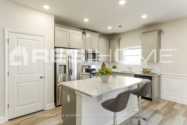 175 Aurora Ln