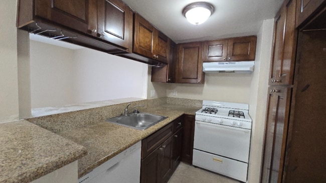 Photo - 2120 Delaware St Unit 3