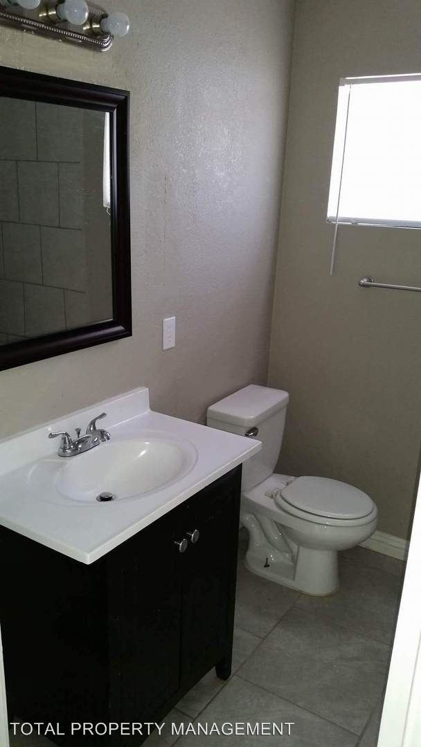 Photo - 486 North Cir