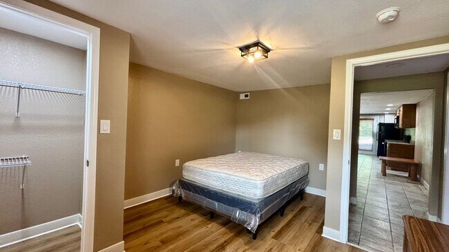 Photo - 626 W Main St Unidad #2