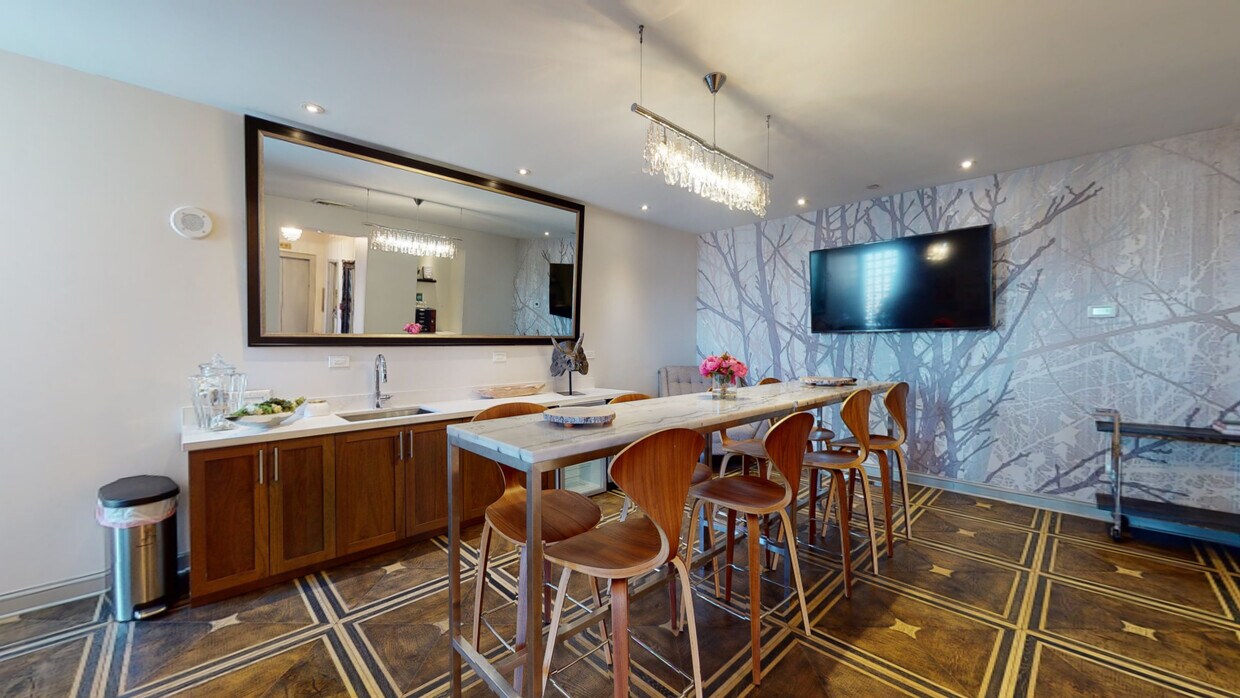 Photo - The Broderick Apartments