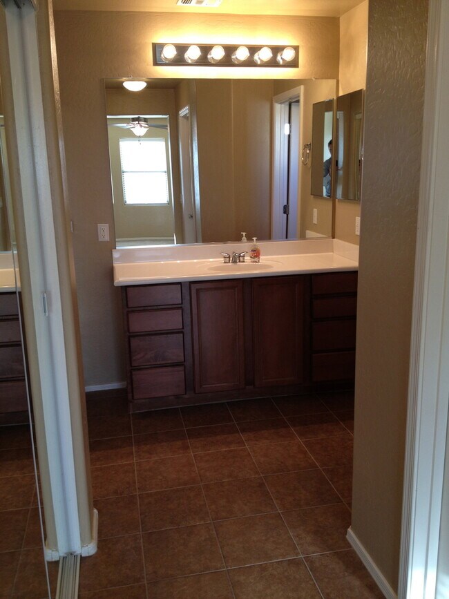 Photo - 3 Bed/2.5 Bath Great Gilbert Location