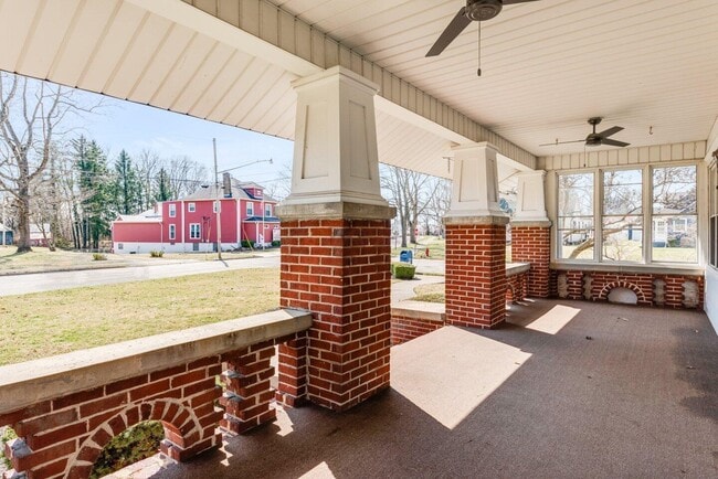 Photo - 154 E Main St