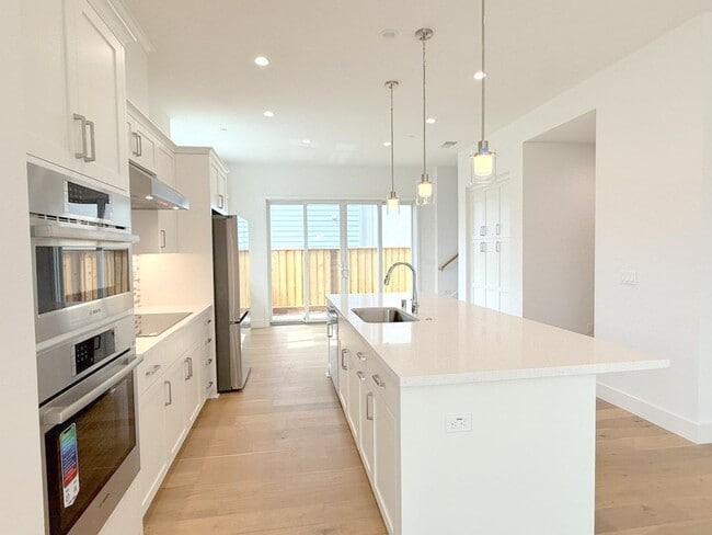Photo - Newly Built ! Be The First To Live Here ! Modern Detached Home In New City Village !