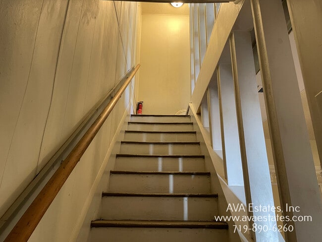 Photo - 516 W 9th St