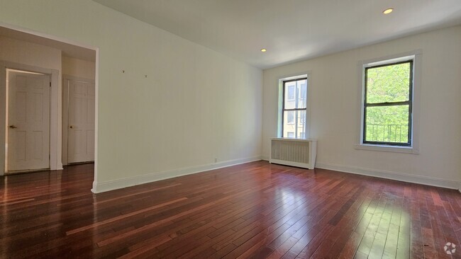 Building Photo - 20 Magaw Pl Rental