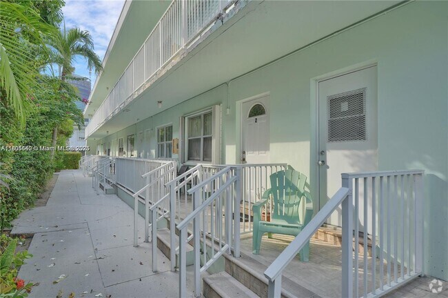 Building Photo - 542 Euclid Ave Unit 3 Rental