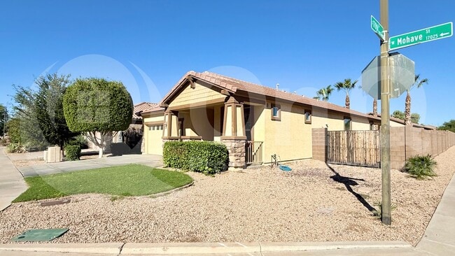 Building Photo - 17026 W Mohave St