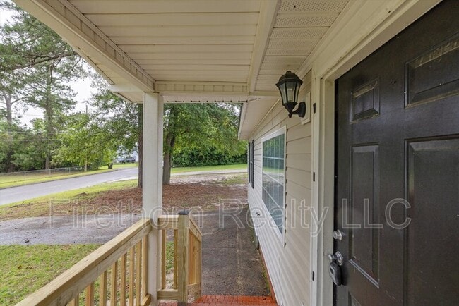 Photo - 2140 Veterans Dr