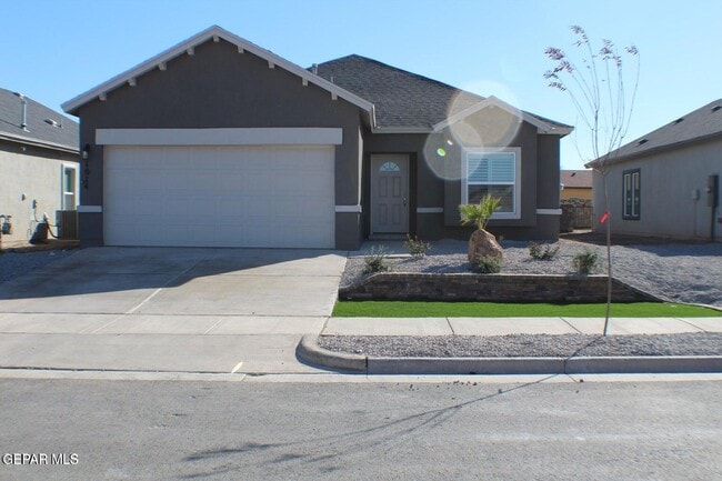 Photo - 1014 Rebeca Wy