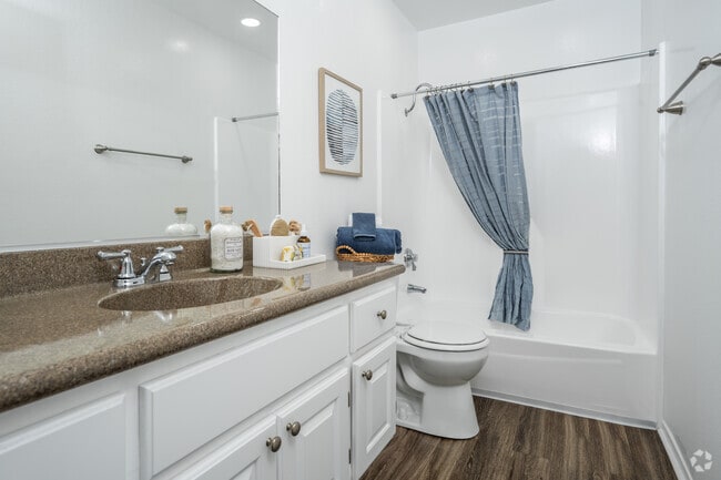 Plan G 2BR, 2BA - 971SF - Bathroom