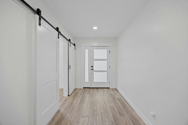 Photo - 602 Firethorn Ln
