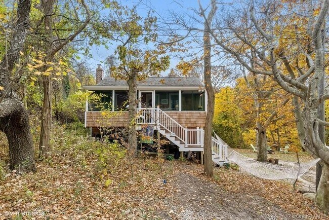 24 Cliff Way
