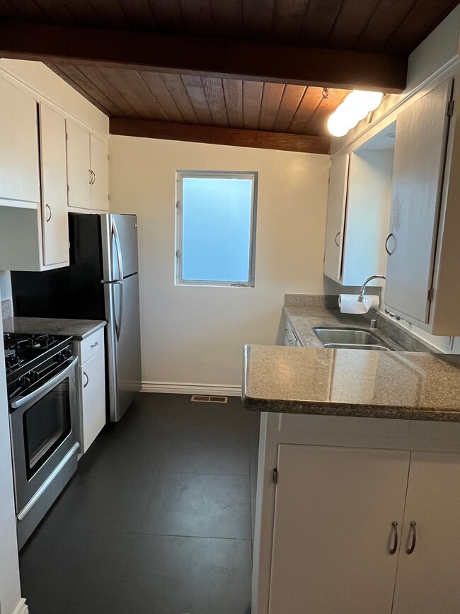 Cocina - 625 S Catalina Ave Unidad A